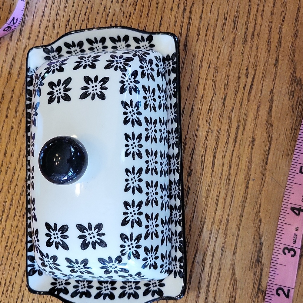 Signature Housewares Black and white Butter dish - Picture 3 of 8